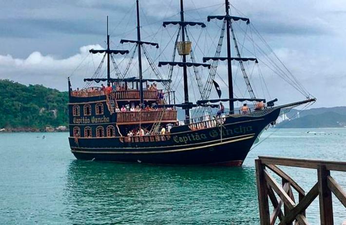 Barco Pirata em Balneário Camboriú Pontos Turísticos
