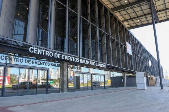 Centro de Eventos de Balneário Camboriú é inaugurado com megaevento